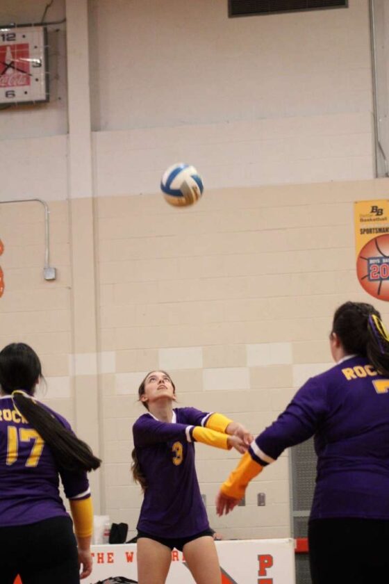 Rockets and Wolverines go down to the wire in volleyball contest